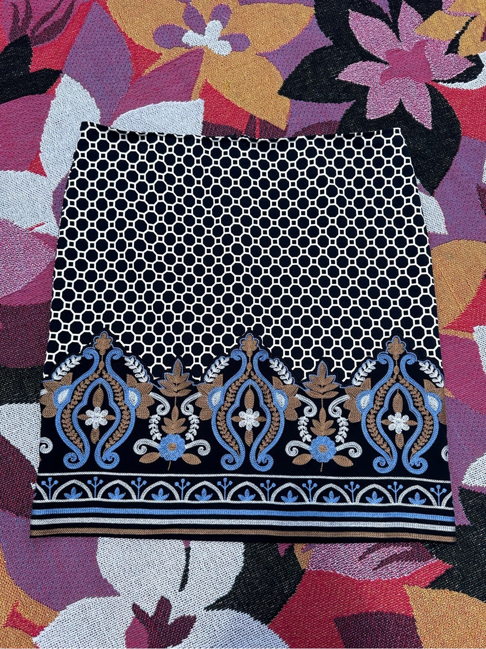 J. McLaughlin Bee’s Nest Embroidered Pencil Skirt